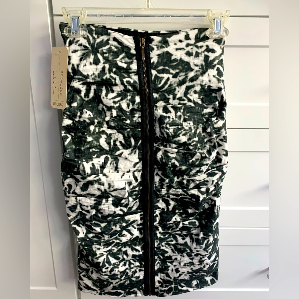 Nicole Miller Atelier B&W Print Zip Pencil Skirt NWT